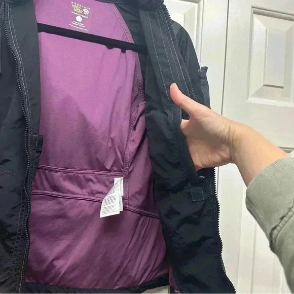 Moutain Hardwear Jacket. Black and Purple. Size 4 - Picture 7 of 10